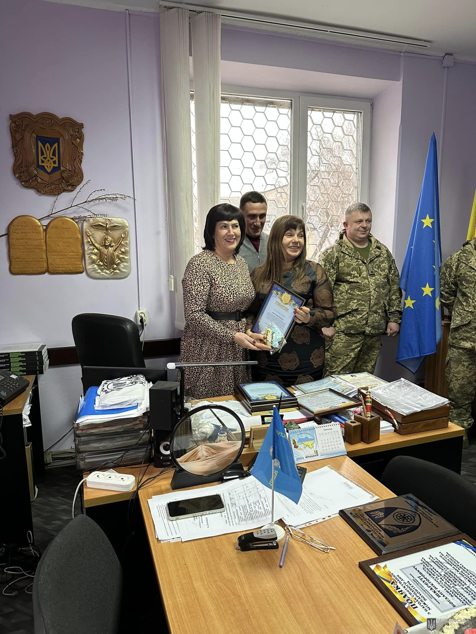 ПРИВІТАННЯ ВОЛОНТЕРАМ ВІД МОШНІВСЬКОГО СІЛЬСЬКОГО ГОЛОВИ БОГДАНА ШКАРБУТИ ПРИВІТАННЯ ВОЛОНТЕРАМ ВІД МОШНІВСЬКОГО СІЛЬСЬКОГО ГОЛОВИ БОГДАНА ШКАРБУТИ