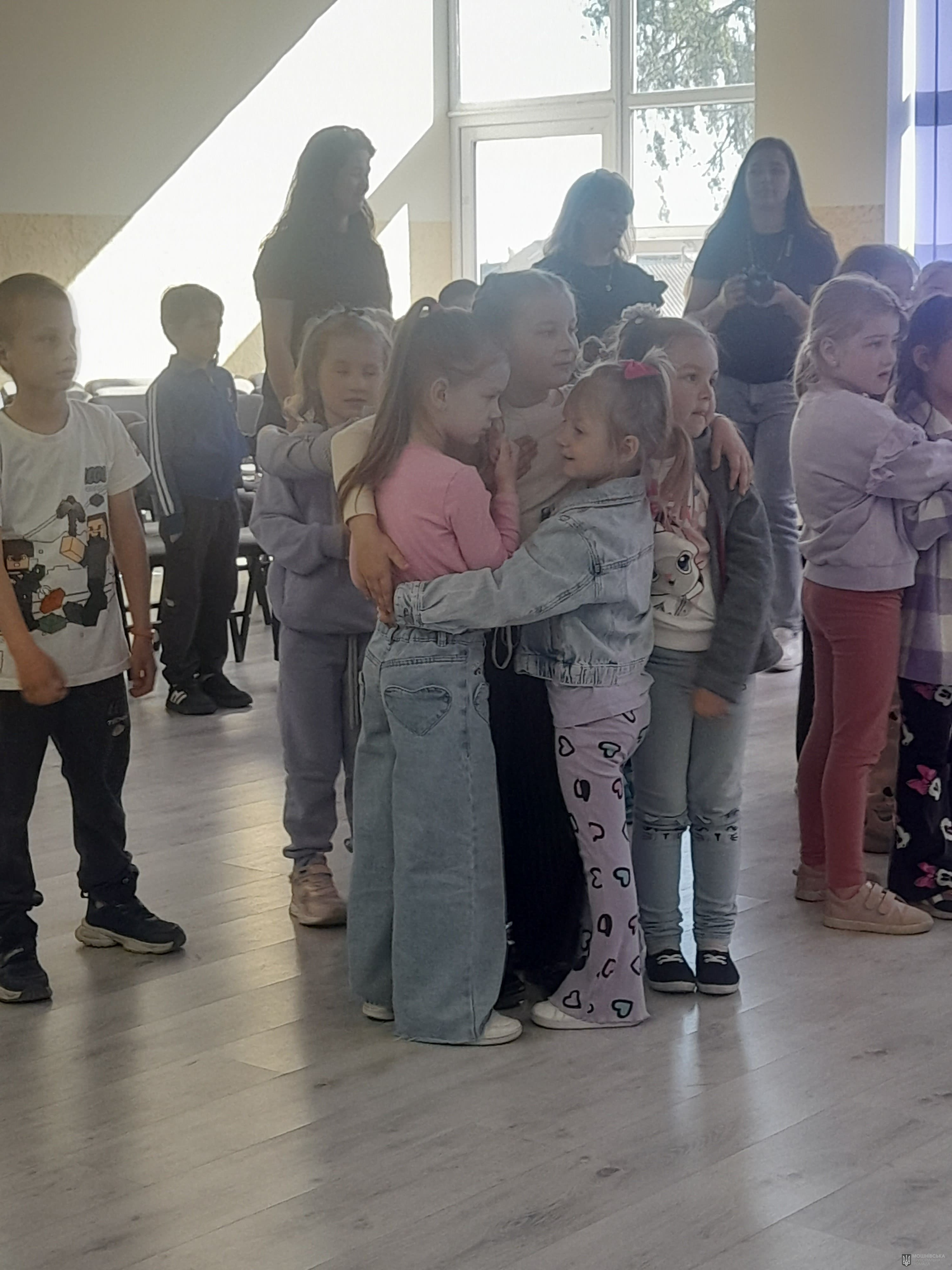 «Вау-випускний з Тьотею Пандою» «Вау-випускний з Тьотею Пандою»