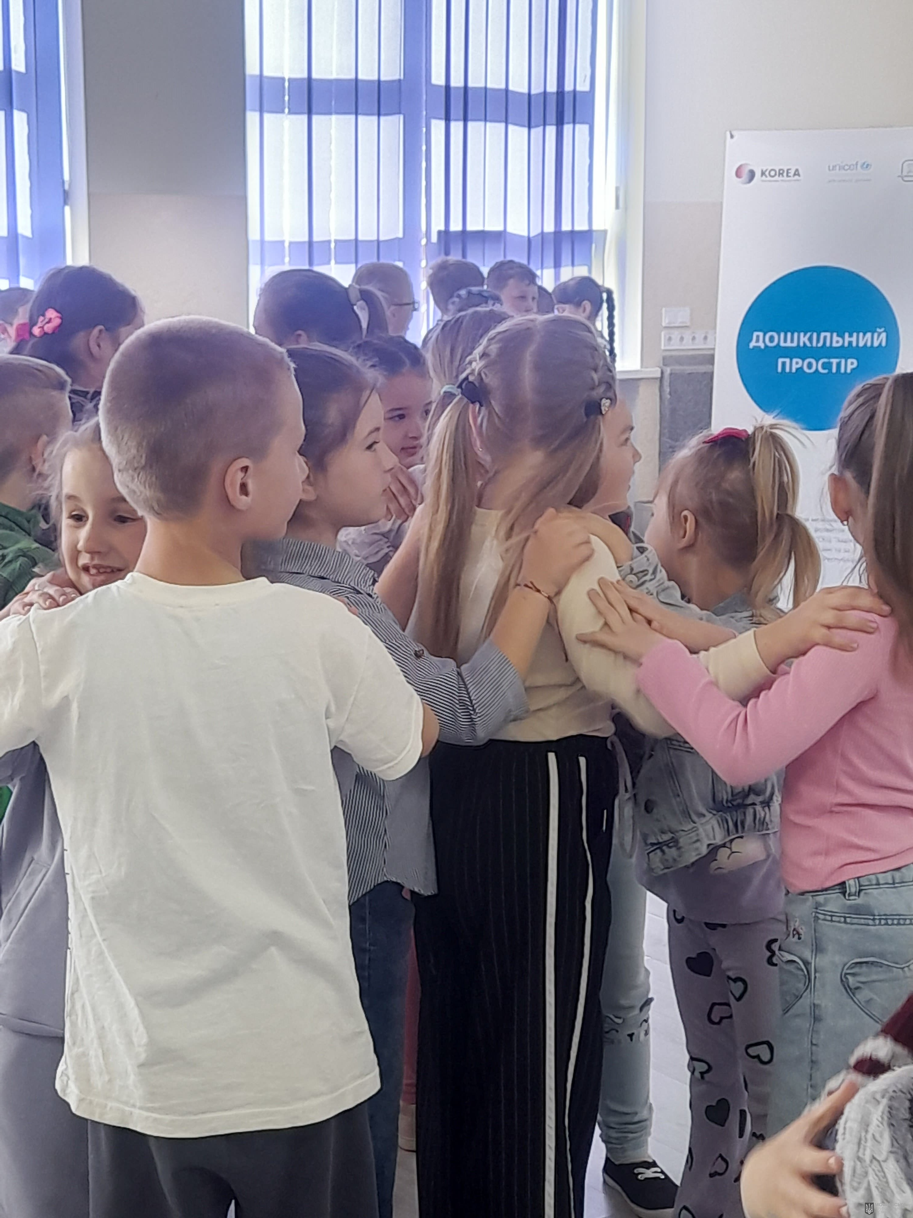 «Вау-випускний з Тьотею Пандою» «Вау-випускний з Тьотею Пандою»