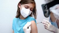 Вакцинація дітей: У МОЗ нагадали, як зробити COVID-щеплення неповнолітнім